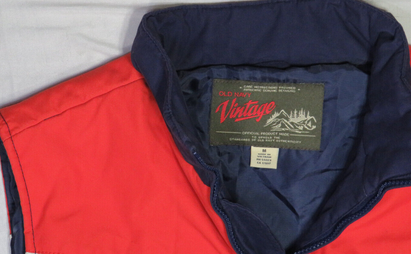 OLD NAVY VINTAGE MENS VEST MEDIUM M RED WHITE BLUE LINED INSULATED HOLIDAY 2005 gallery
