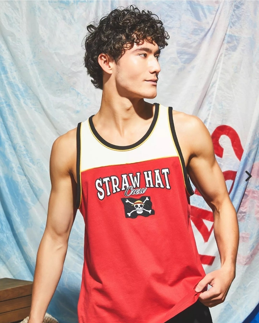 Men's One Piece Straw Hat Crew Panel Tank - BoxLunch Exclusive Size Small gallery