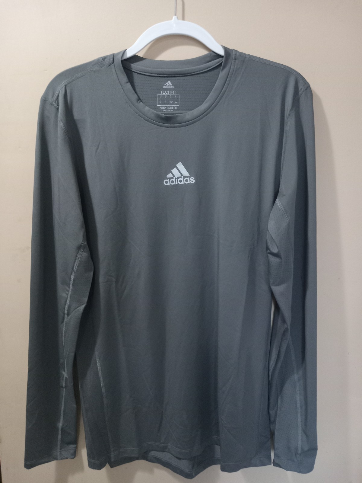 Adidas Grey Techfit Long Sleeve Shirt Size Large H38332 gallery