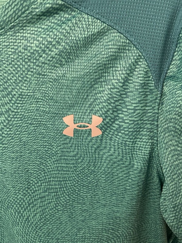 Under Armour Run COOLSWITCH Printed Short-Sleeved T-Shirt in Teal Size Small gallery