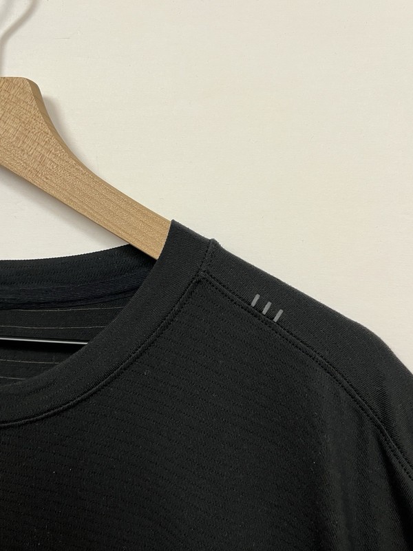 Lululemon Mens License To Train Short Sleeve Mens Shirt Size XXL Black gallery