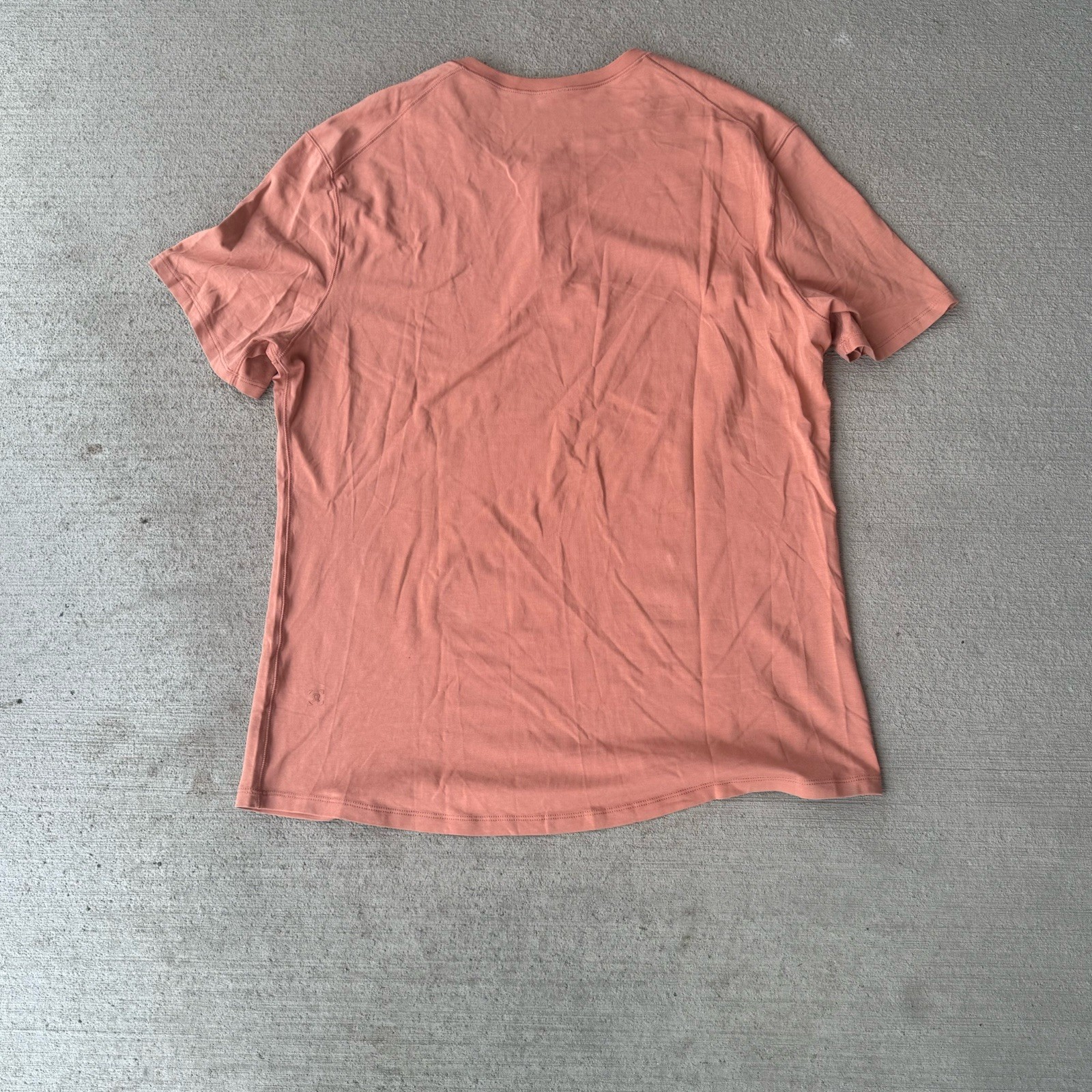 LULULEMON Men’s 5 Year Basic Short Sleeve Henley Size XL Sedona Sunset Peach gallery