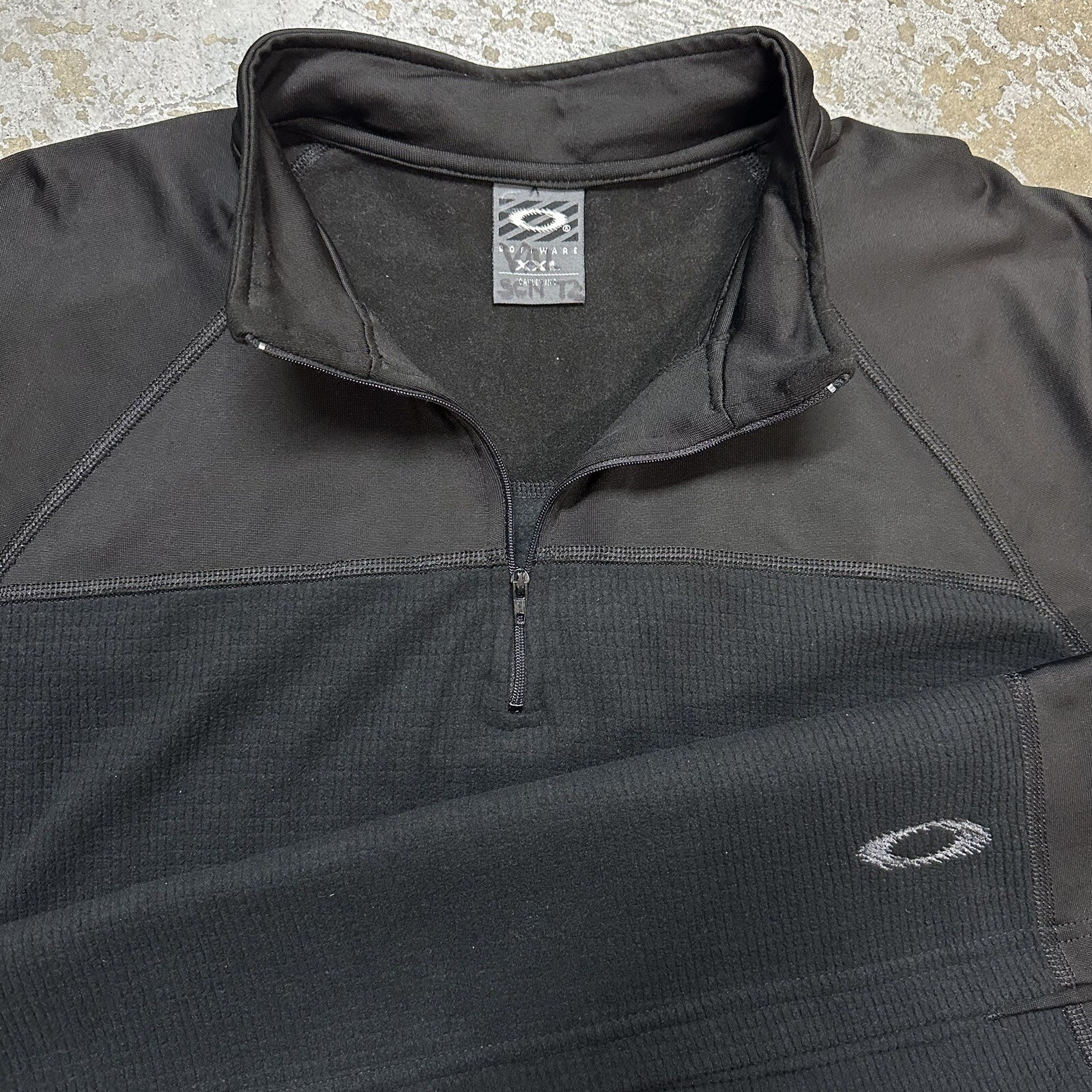 Vintage Oakley Software 1/4 Quarter Zip Black Longsleeve Shirt Size XXL Men gallery