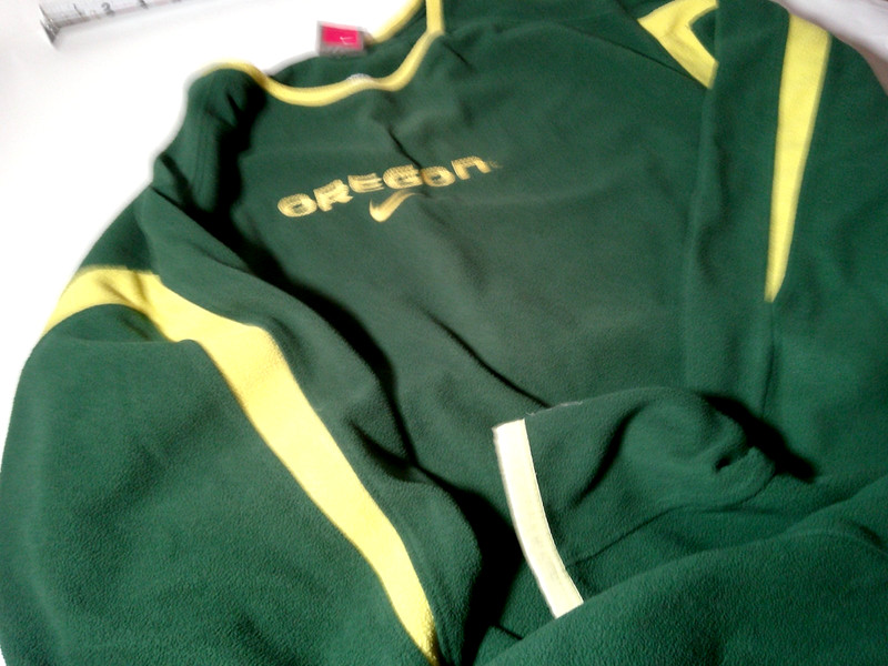 Nike - Oregon Ducks - Pullover - Men's - Large - Two Small Holes on Back gallery