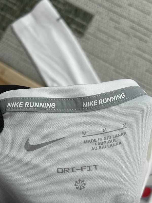 Nike Bank Of America Chicago Marathon 2023 Running Shirt Mens Small White New gallery
