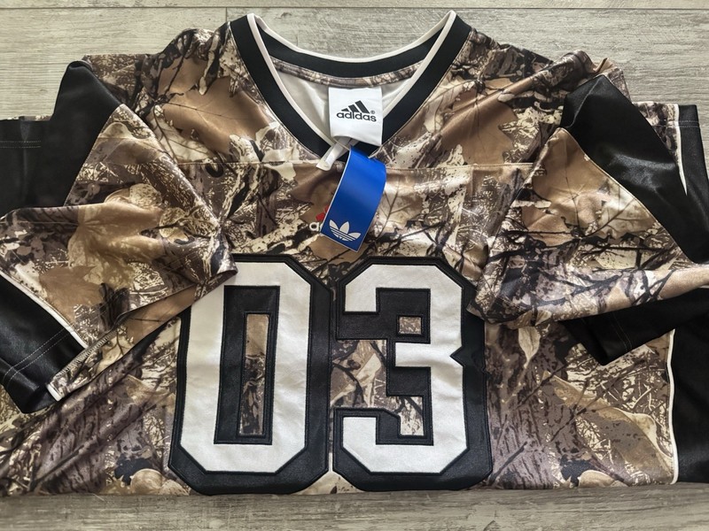 NWT Adidas Originals Camo Tree Football Jersey Oversized Men’s Size XL (Kd6250) gallery