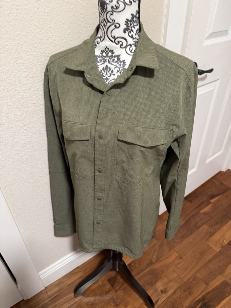 Men’s Lululemon Airing Easy Ventlight Green Long Sleeve Polo Top M