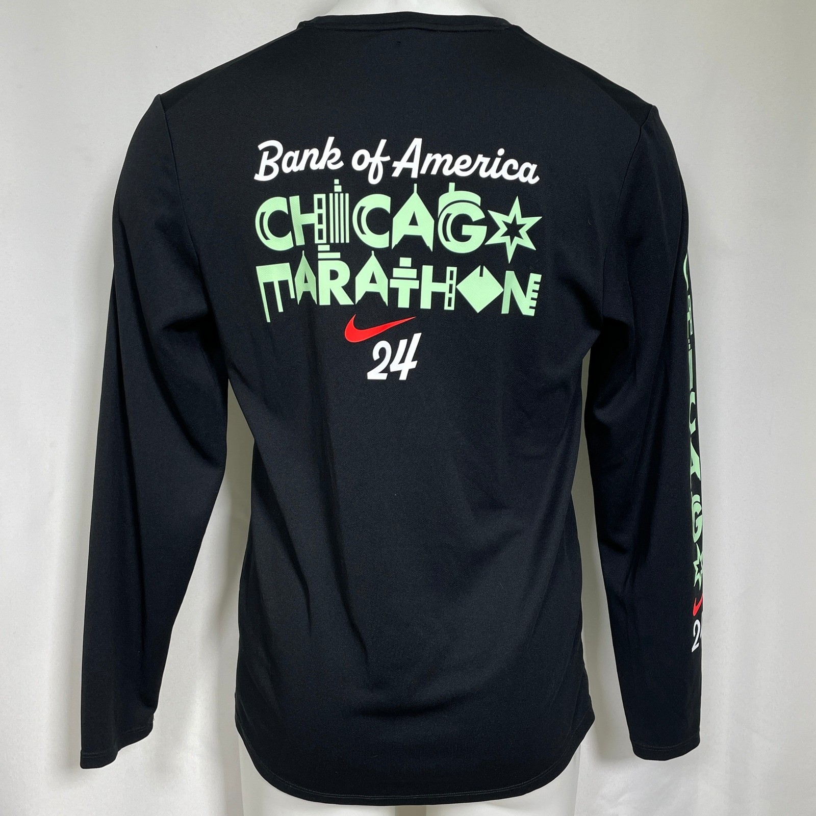 Chicago Marathon 2024 Nike Running Dri-FIT Long Sleeve Black Shirt Men's LARGE gallery