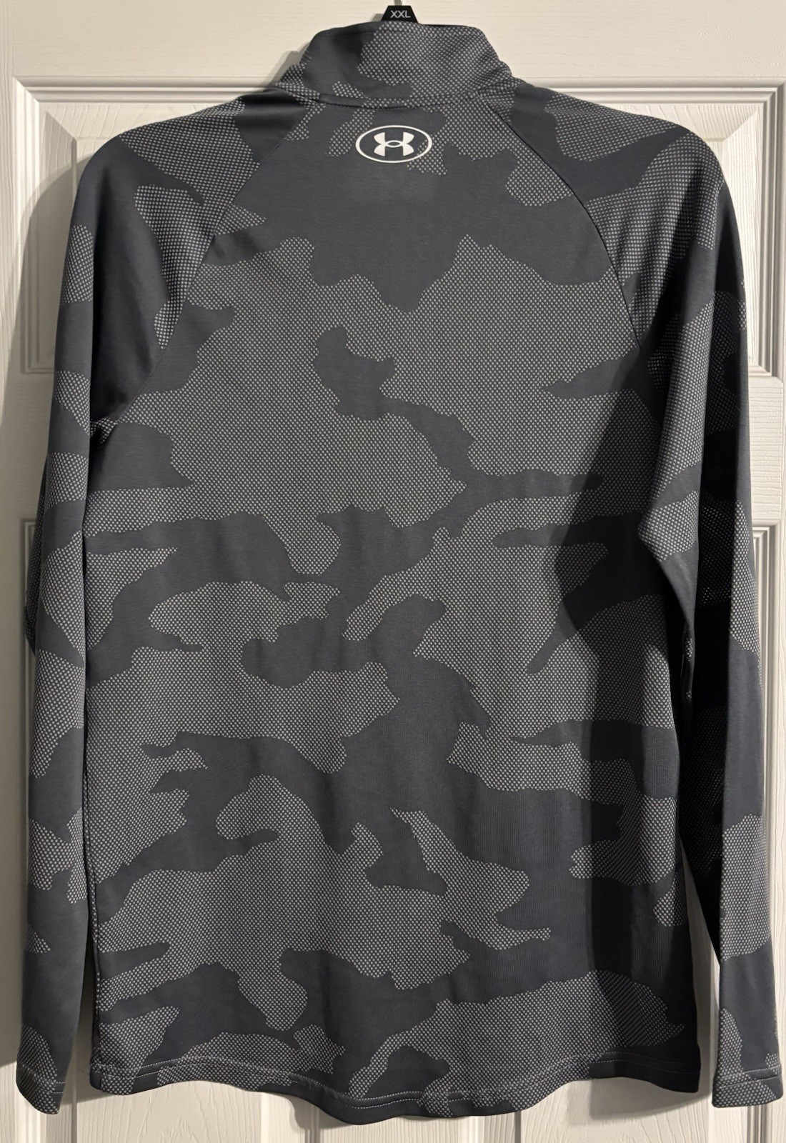 Under Armour Camo Quarter-Zip Pullover – Size Small gallery