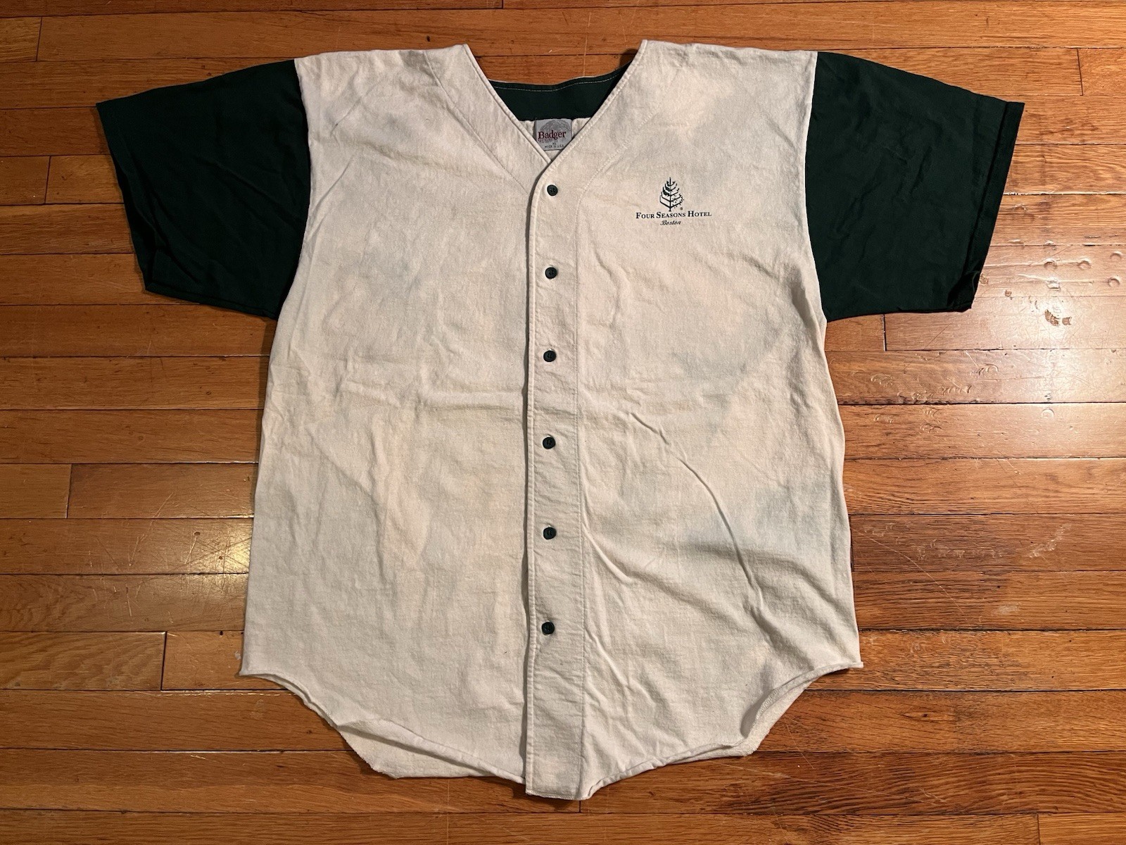 VINTAGE Four Seasons Hotel Boston Baseball Jersey Men’s XL White 90s gallery