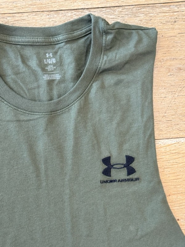 NWT Men’s Size Large Under Armour Embroidered Cutoff Tank Top Shirt 6011120-390 gallery