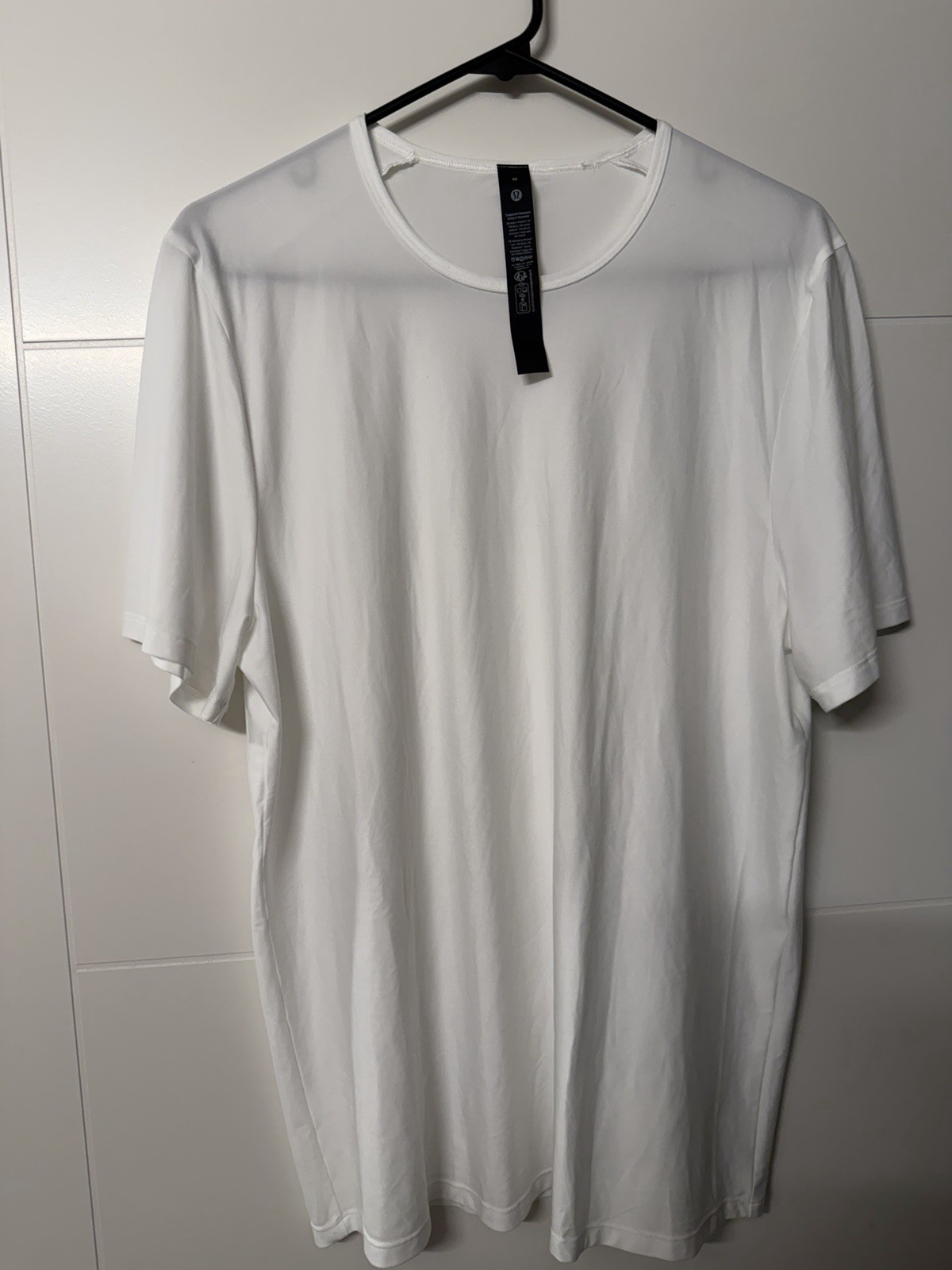 Lululemon Ultra Nulu Men’s Short Sleeve Size Medium White gallery
