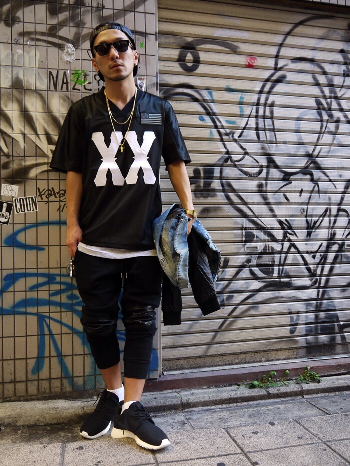Black Apple NY Punk Goth Football Beach Sport Jersey Tee Small Medium Modern Fit gallery