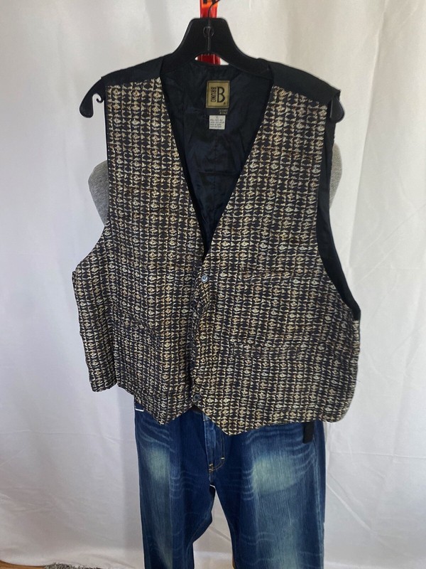 Bruno 100% Silk Artwoirk VEST XL Extra Large gallery