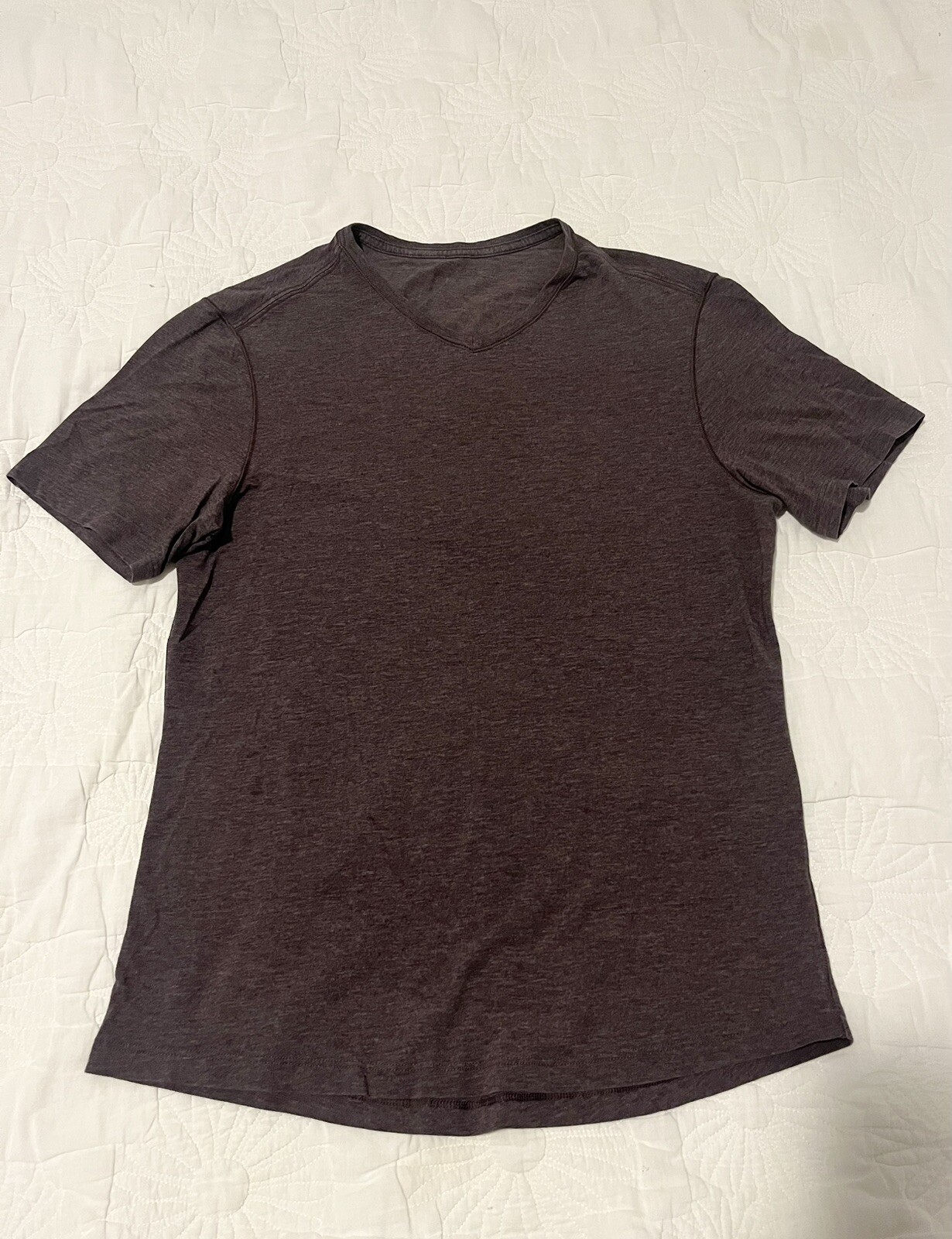 Lululemon Mens 5 Year Basic V-Neck Updated Fit Heathered Garnet Size Small gallery