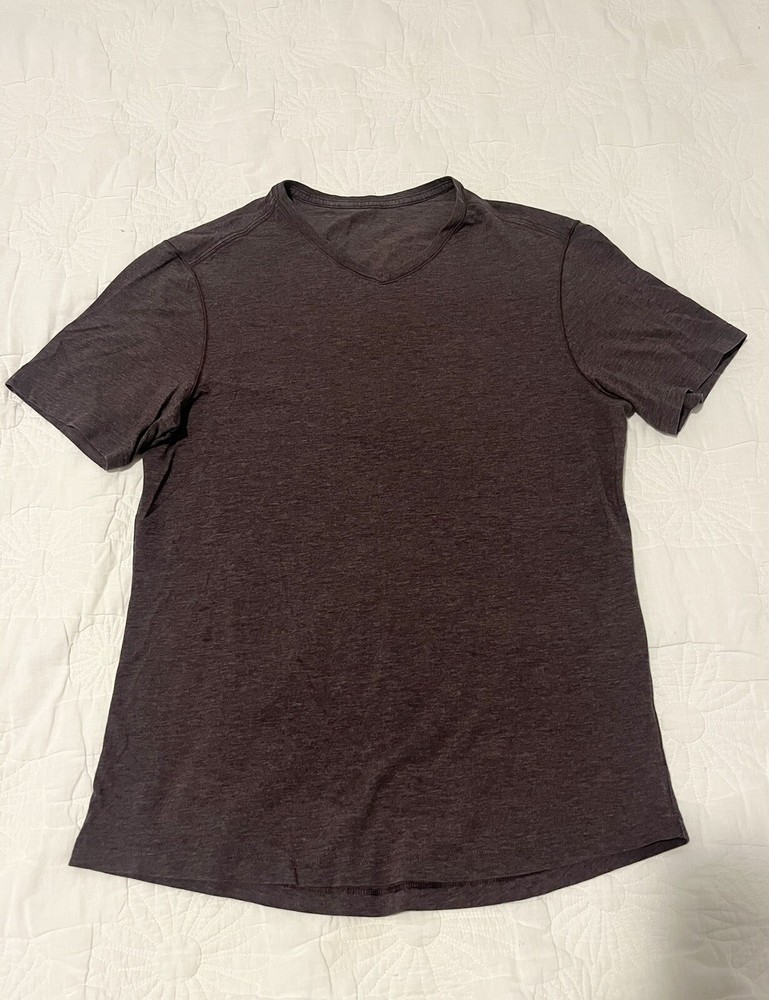 Lululemon Mens 5 Year Basic V-Neck Updated Fit Heathered Garnet Size Small
