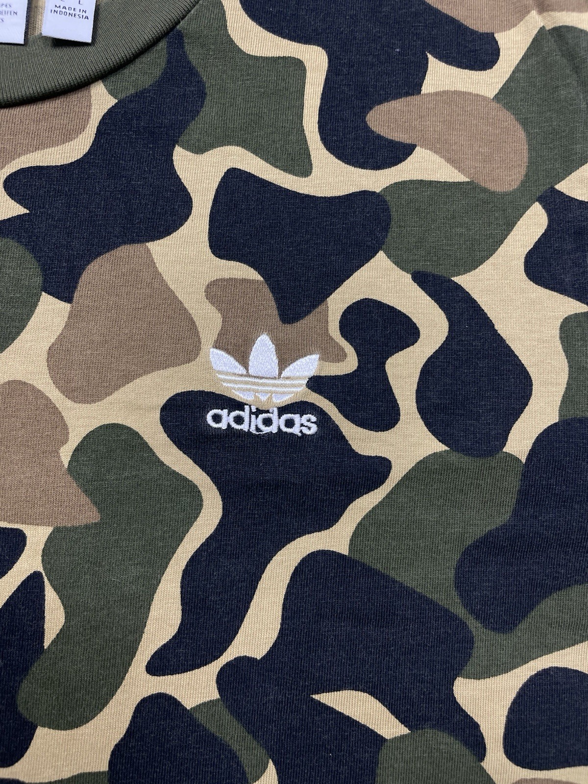 Adidas Original PHARRELL WILLIAMS HU HIKING CAMO CY7866 NMD TEE Size Large gallery
