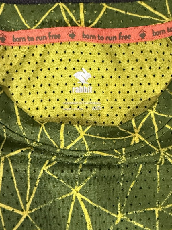 NWT rabbit Running EZ Tee Perf Short Sleeve Men’s Size Medium Chive Performance gallery