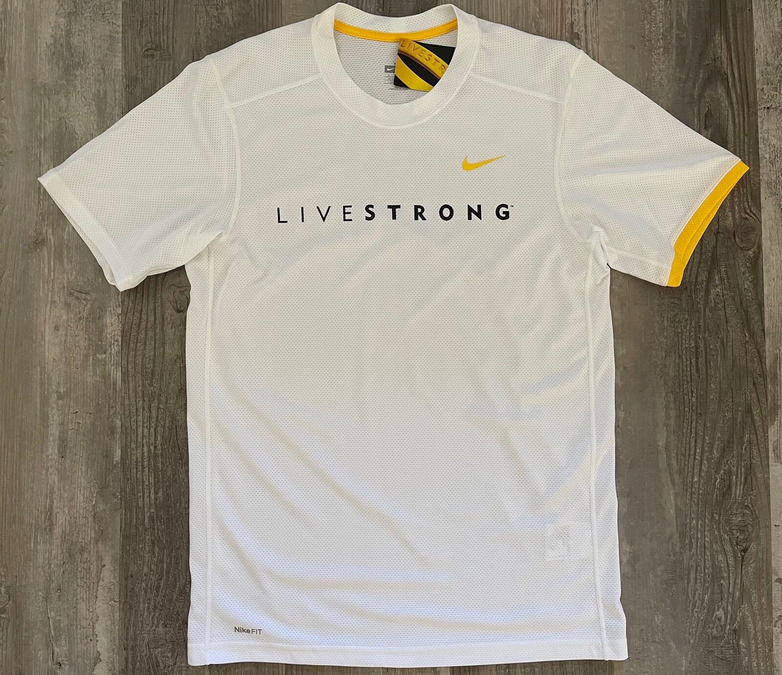 Nike Men’s Live Strong Training T-Shirt White Yellow Sz S 341394-100 gallery