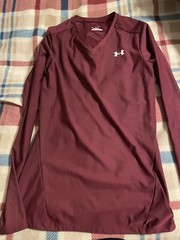Under Armor Heat Gear Long Sleeve Shirt Female Large Maroon
