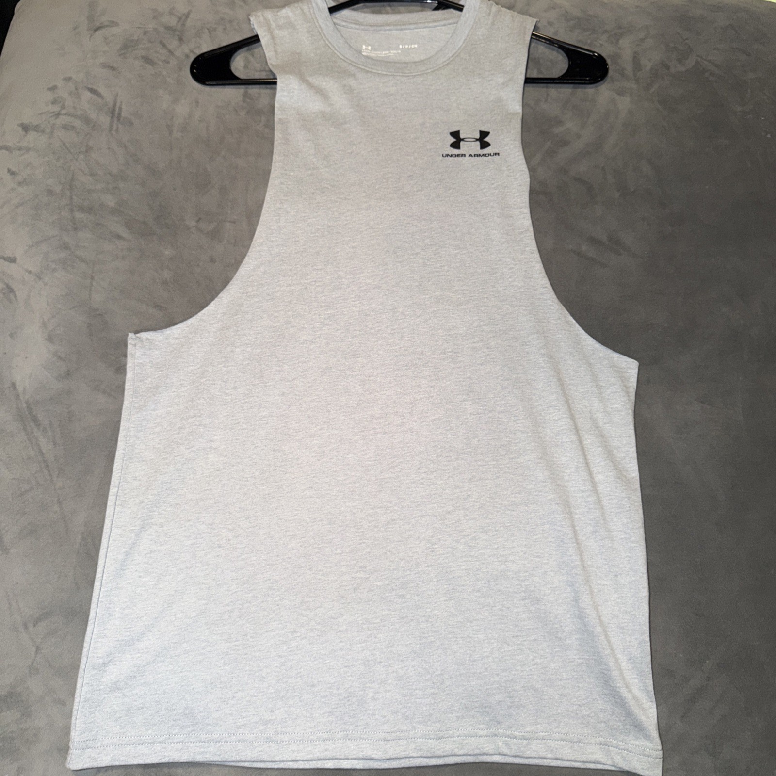 Under Armour 1329286 UA GRAY Left Chest Cut-Off Tank Top Men's Size S gallery