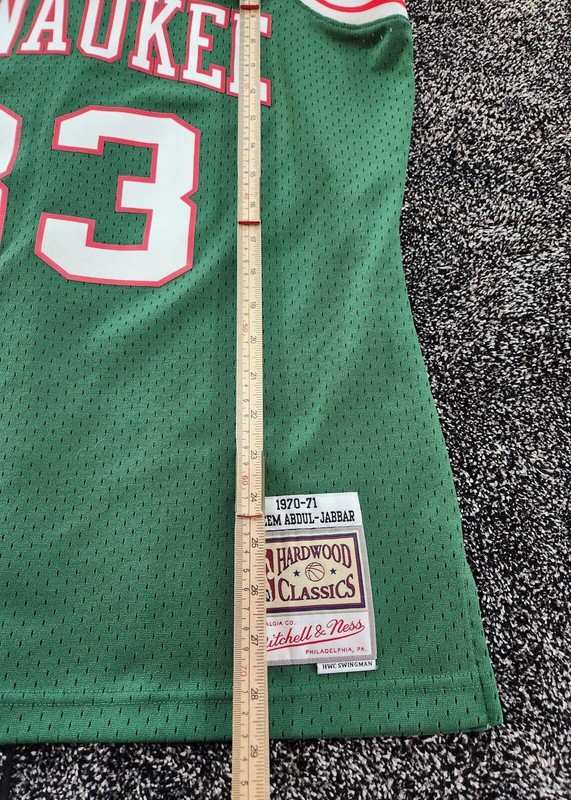 Kareem Abdul-Jabbar Bucks Mitchell & Ness 1970-71 HWC Swingman Jersey Sz Large gallery