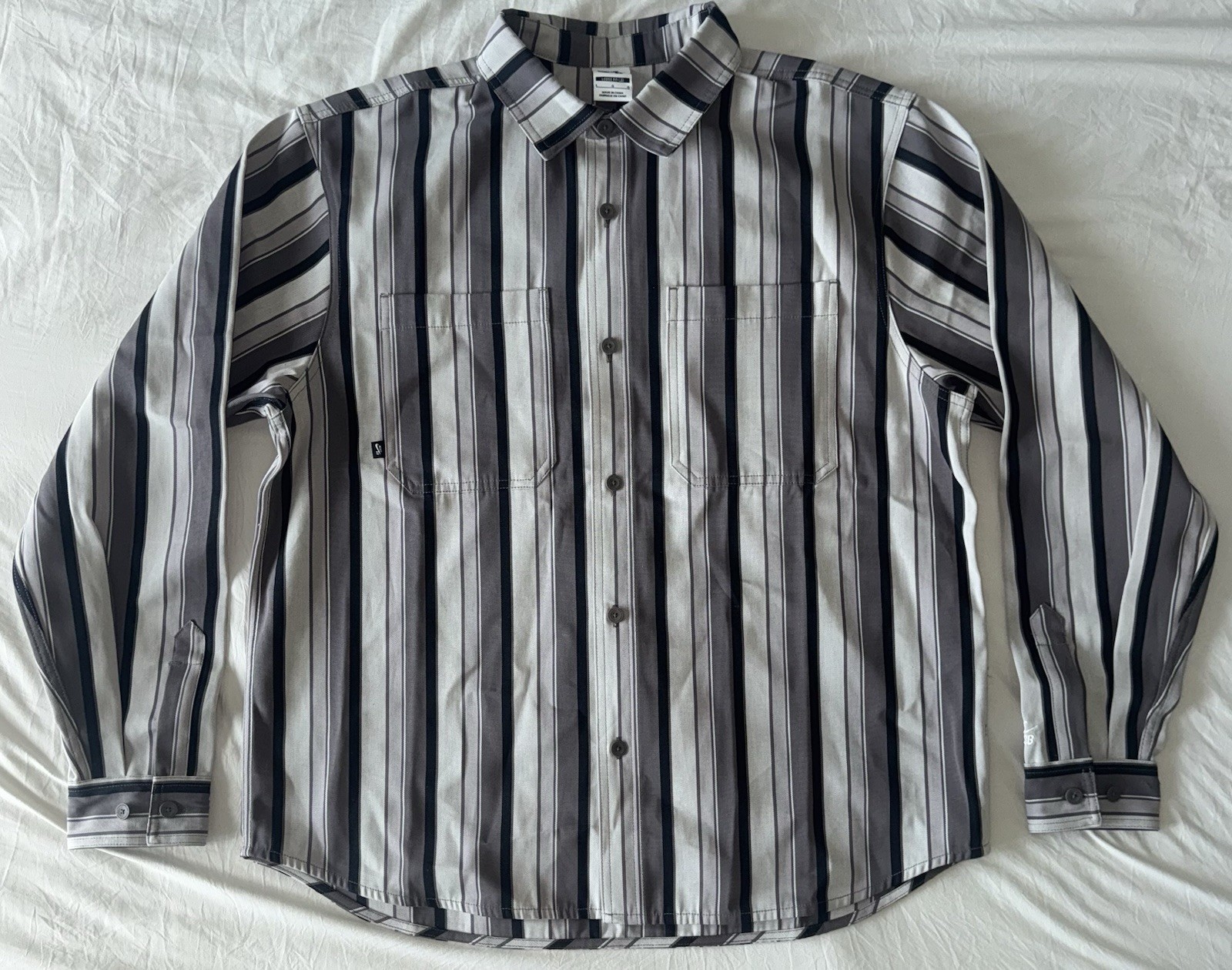 Nike SB Striped Long Sleeve Shirt Size Large RARE HJ2906-289 gallery