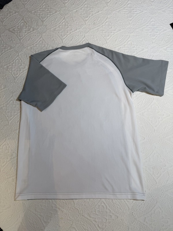Alo Large Performance Athletic Tee Gray White 42” Chest 28” Long Unisex gallery