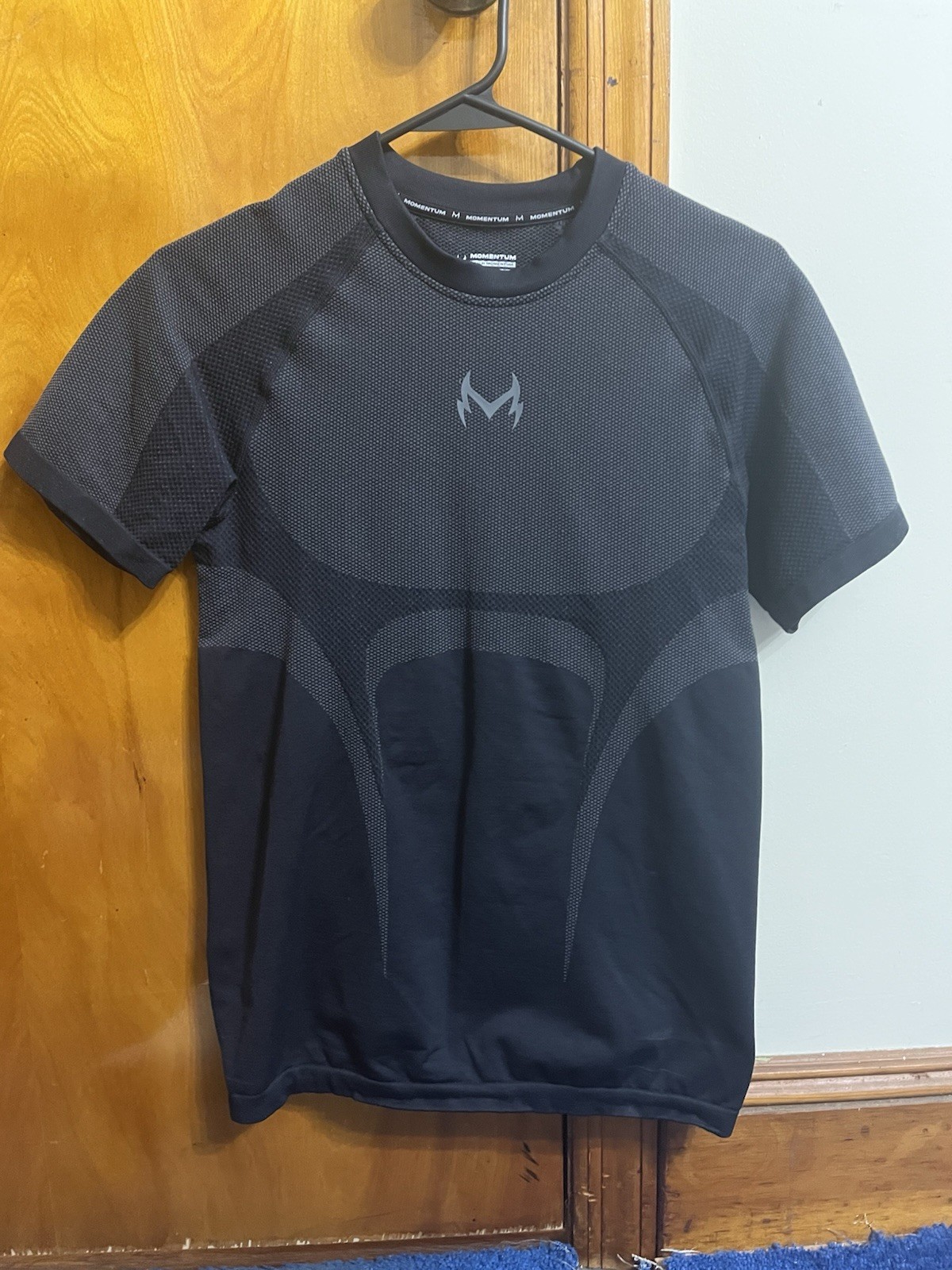 Momentum Compression Shirt Size Medium Used NO REFUNDS gallery