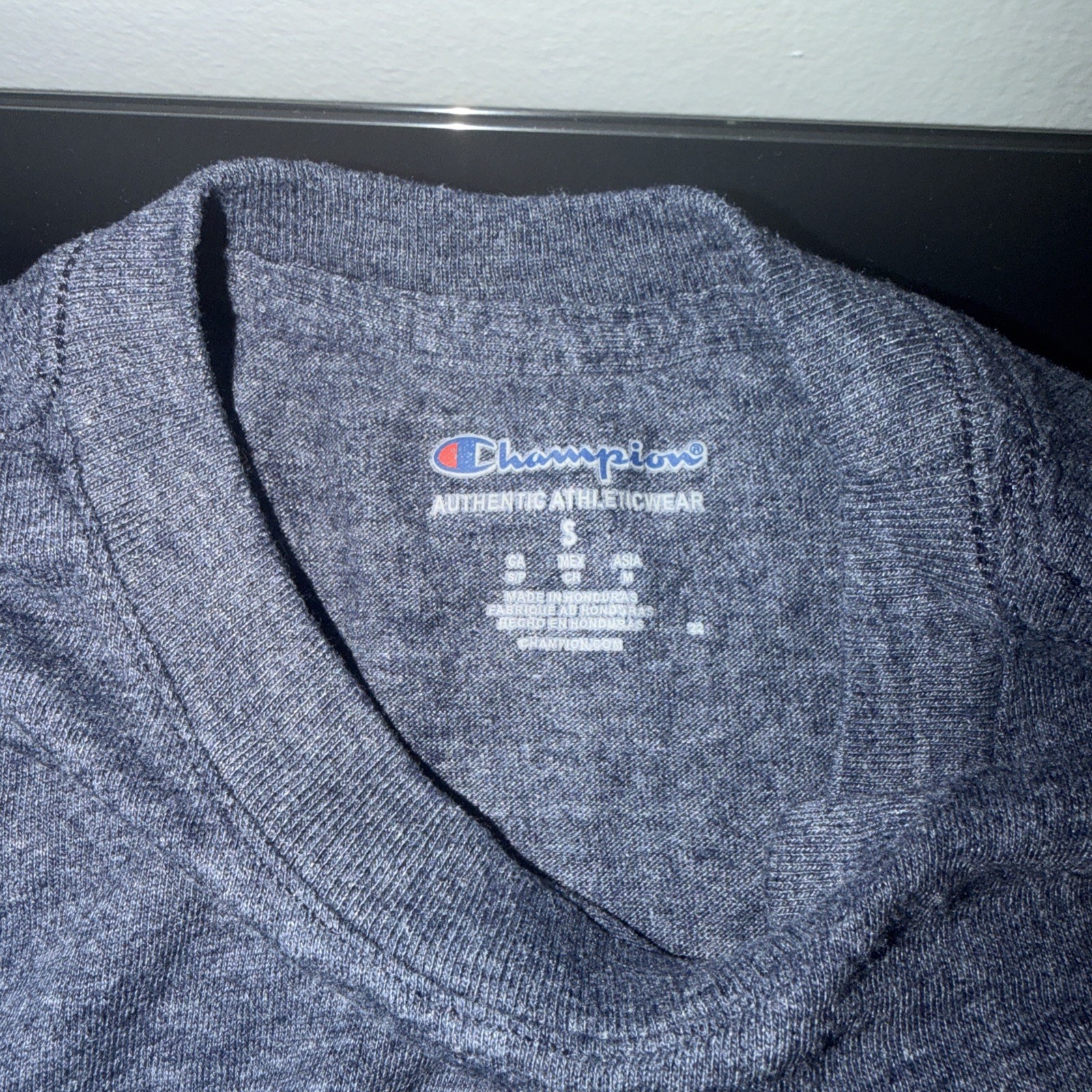 Champion Men’s Gray Heathered Long Sleeve Shirt Size Small gallery