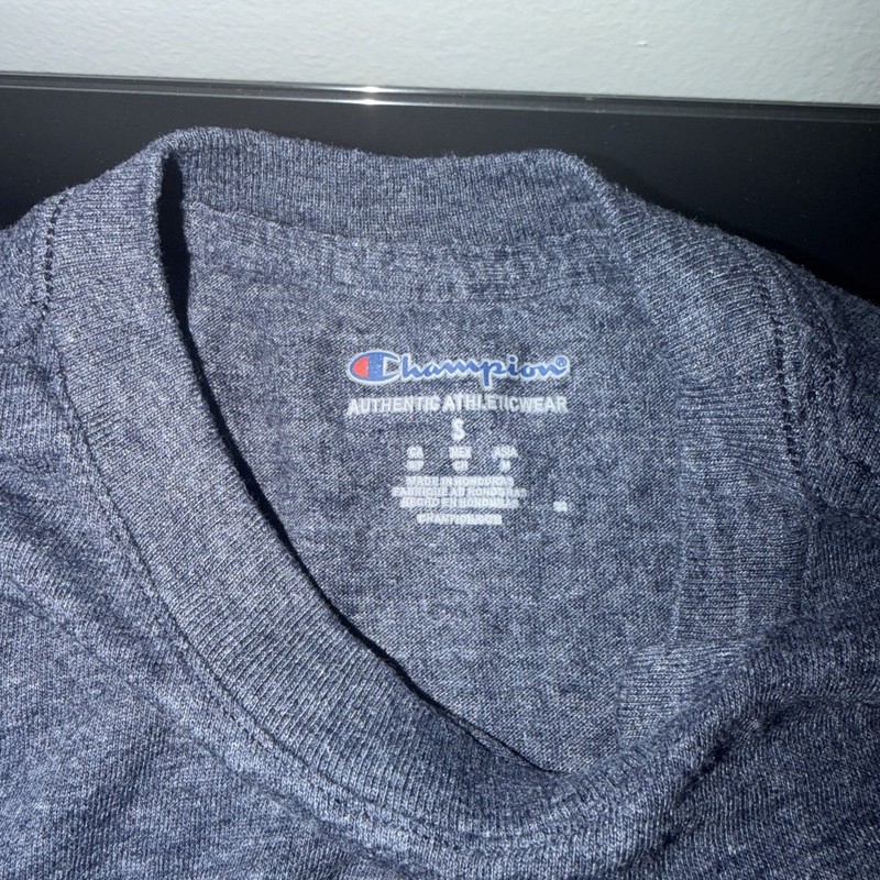 Champion Men’s Gray Heathered Long Sleeve Shirt Size Small gallery