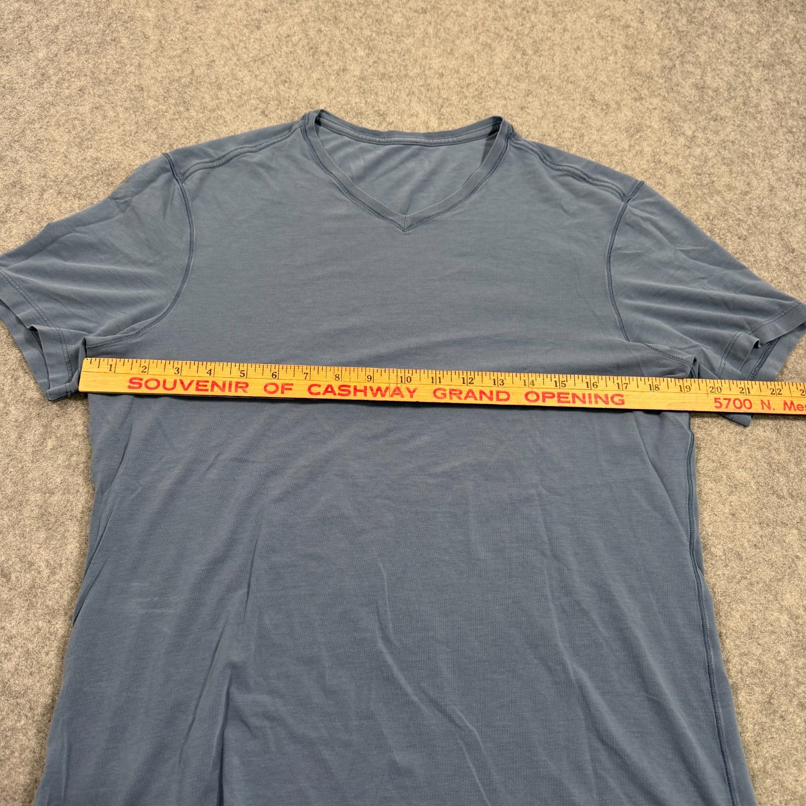 Lululemon Slate Blue 5 Year Basic Short Sleeve V-Neck T-Shirt Men's Size M gallery