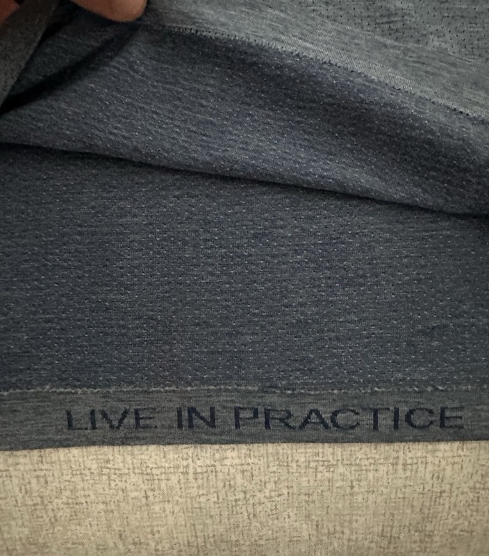 Lululemon Men’s Medium Metal Vent Tech Long Sleeve Shirt Gray Athletic Top gallery
