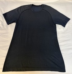 LULULEMON METAL VENT TECH NAVY BLUE T-SHIRT SIZE SMALL