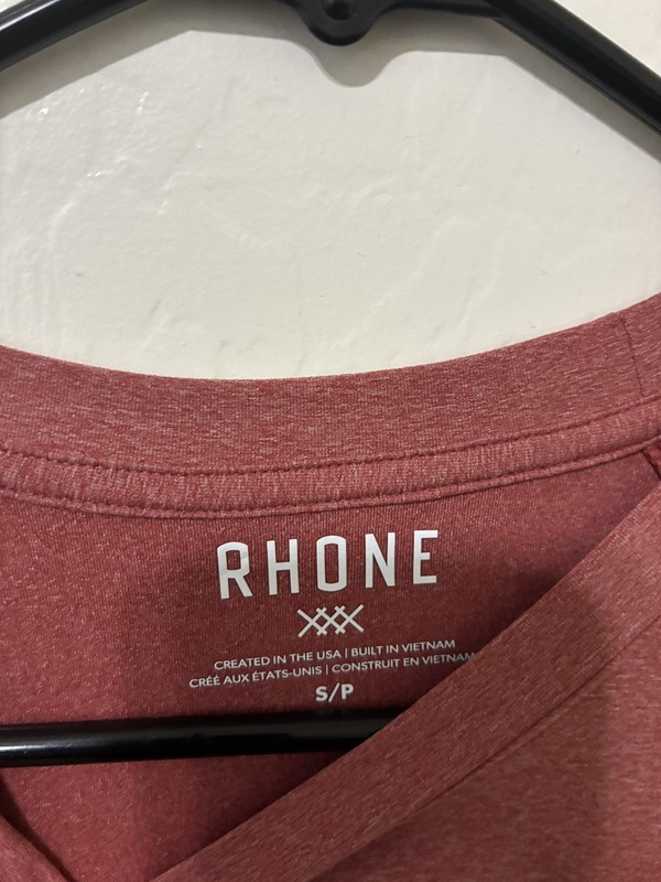 Men’s NWT RHONE Reign Short Sleeve Performance Tshirt Red Brick/pink Rose Small gallery