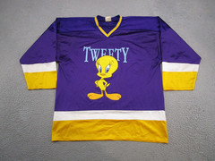 VTG 1996 Tweety Bird Hockey Jersey Warner Bros Purple Looney Tunes Size L 90s