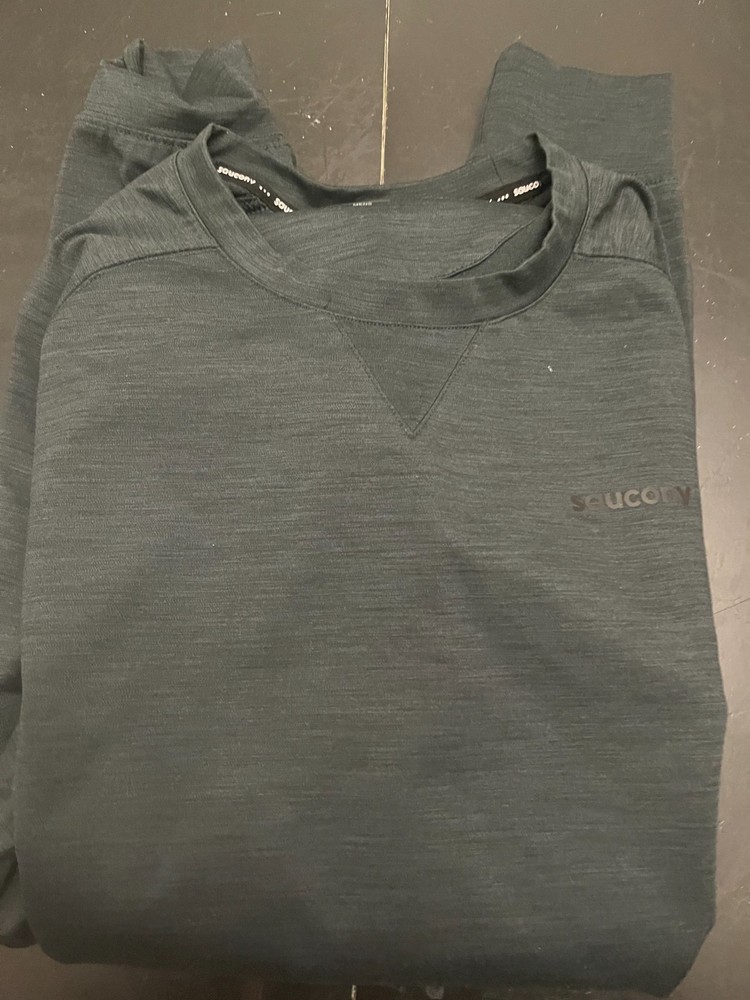 Saucony athletic mens top medium gray