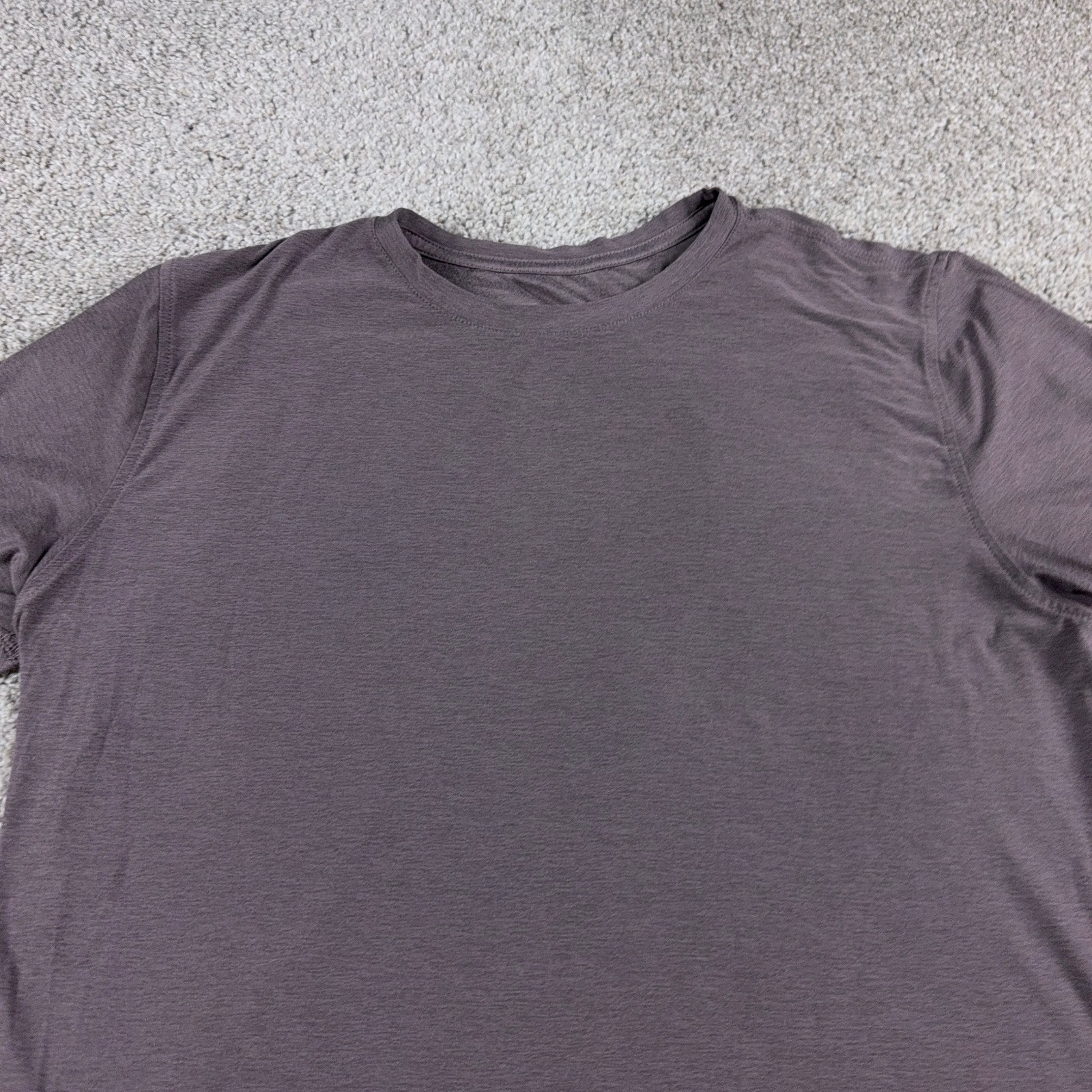 Vuori Shirt Mens Large Red Strato Tech Running Stretch Gym Weightlifting Train gallery