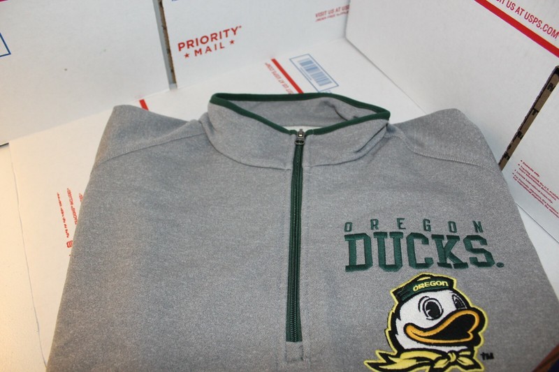 OREGON DUCKS SWEATER MEN'S LARGE 1/4 ZIP TOP EMBROIDERED LOGO [NEW W/TAGS] gallery