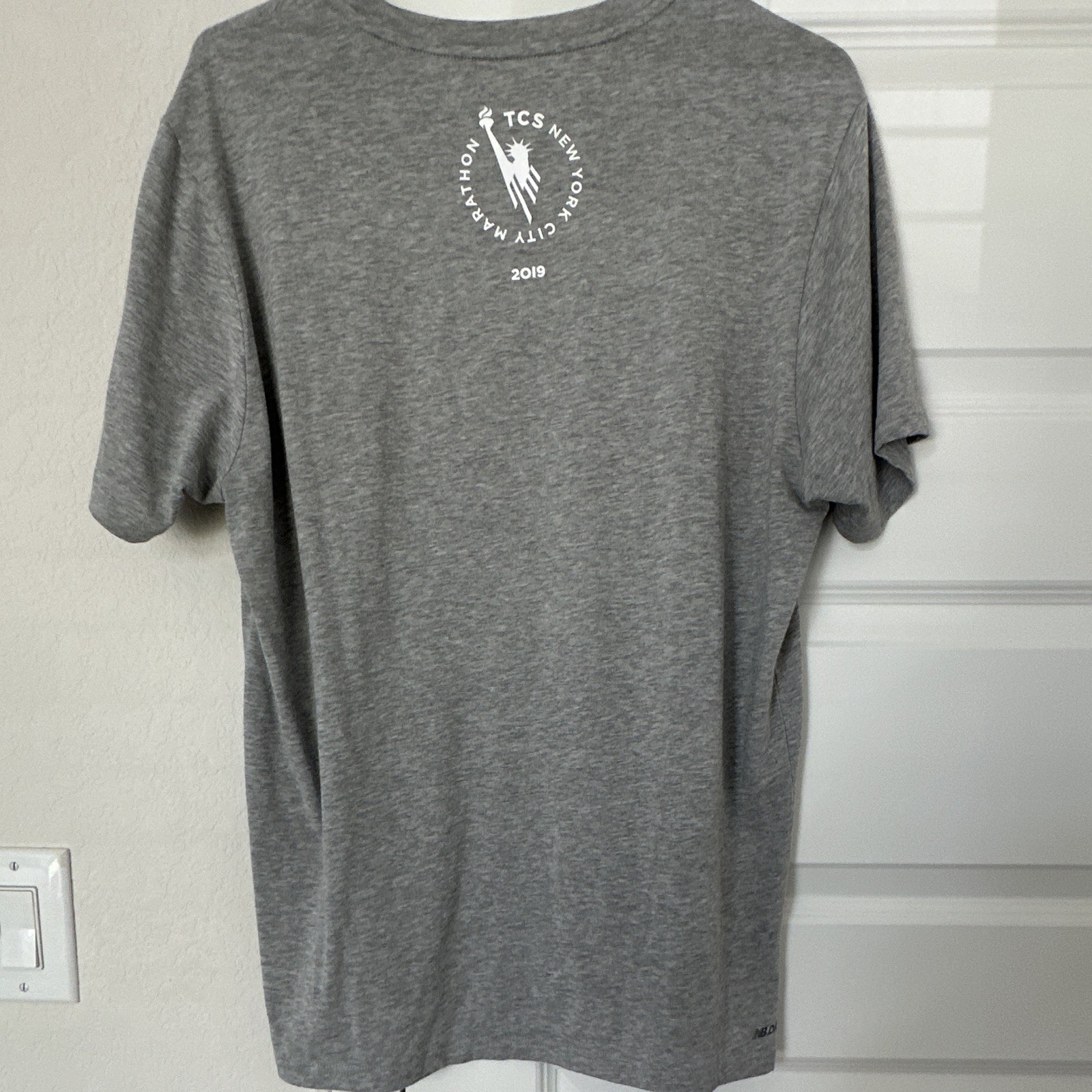 New Balance NB Dry Men’s L Gray Short Sleeve Crew Neck Polyester Running T-Shirt gallery