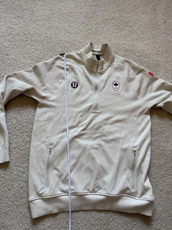 Lululemon Team Canada Olympic Engineered Warmth 1/4 Zip Size Medium gallery