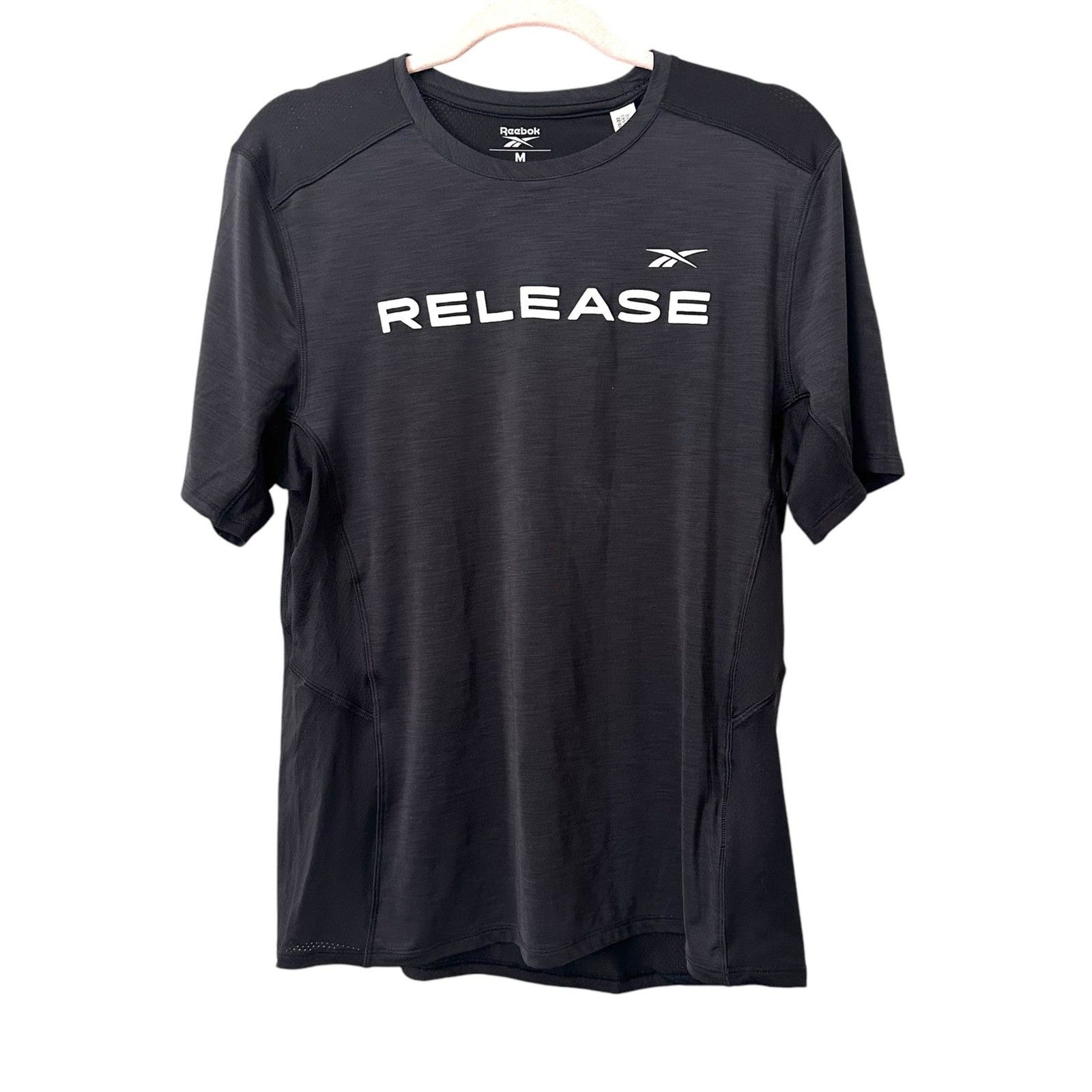 REEBOK Release Training Shirt Black NWT Medium gallery
