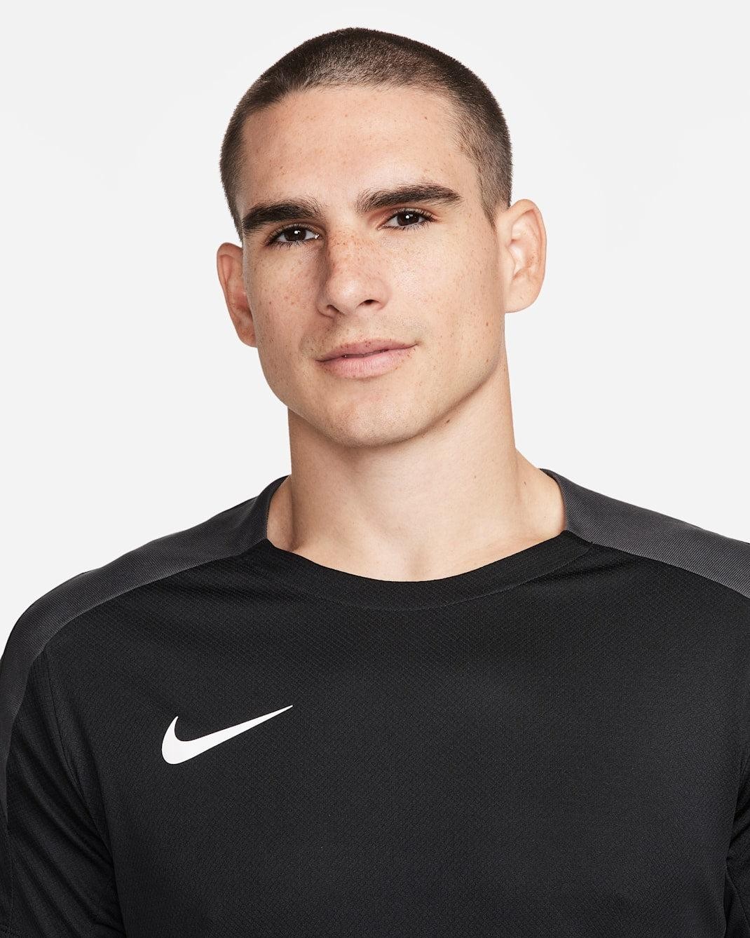 [FN2399-010] MENS NIKE STRIKE DRI-FIT SHORT-SLEEVE SOCCER TOP gallery