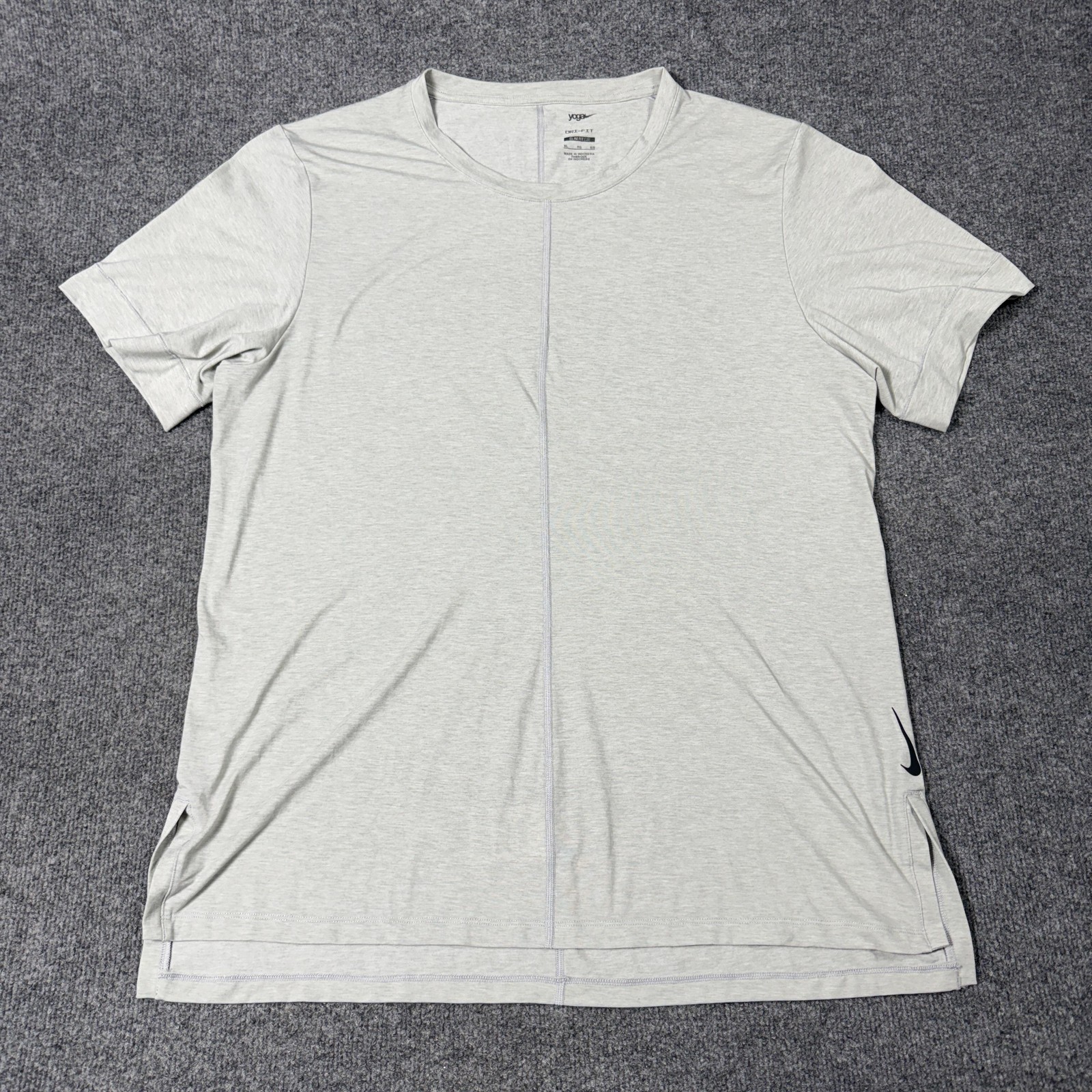 Nike Dri-FIT Yoga Shirt Mens XL Gray Short Sleeve Slim Fit Training Top gallery
