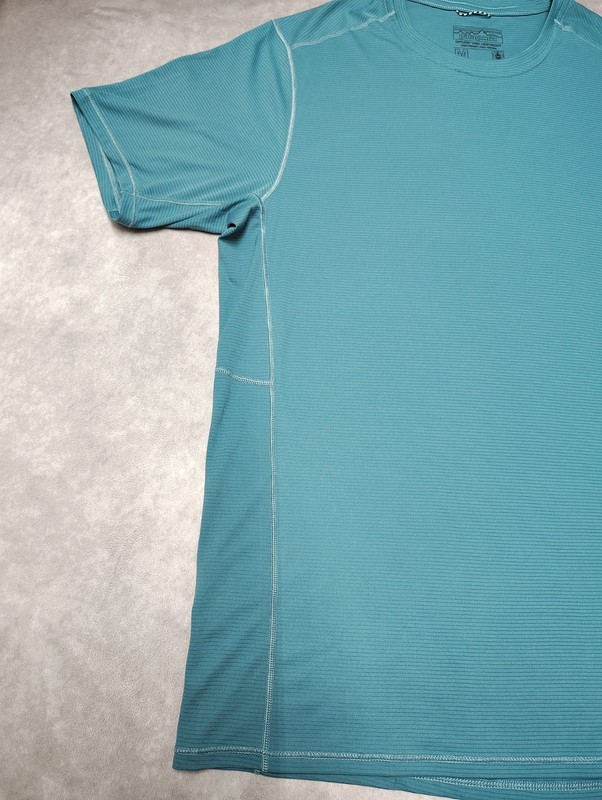 Patagonia T Shirt Mens M Aqua Blue Capilene Cool Lightweight Athletic Hiking Tee gallery