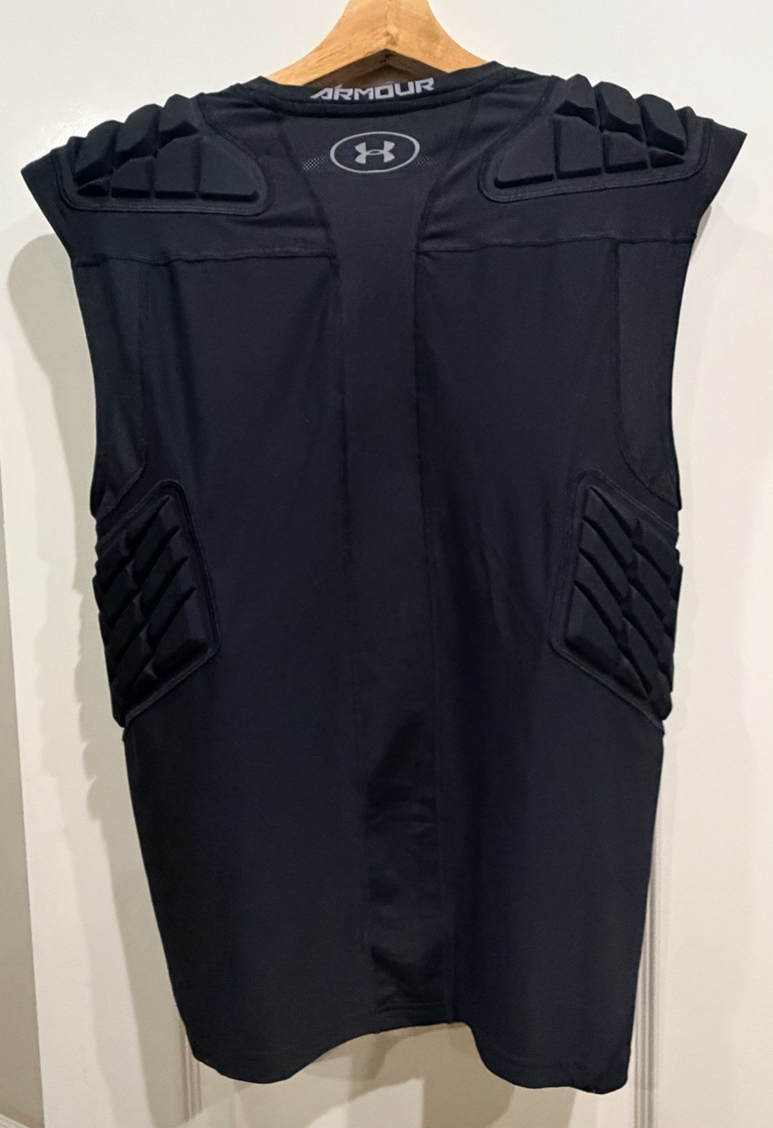 Under Armour Heatgear Padded Compression Shirt Men's L Black Pads @ Shoulder/rib gallery