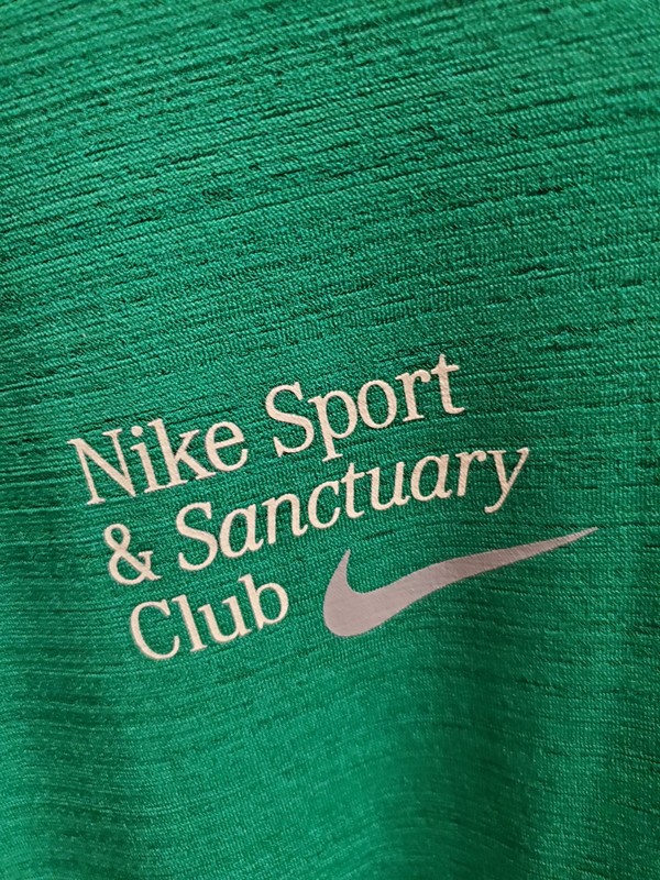 NIKE RUNNING SANCTUARY CLUB Green Dri FIt " PEACE AT OUR PACE " Size XL T Shirt gallery