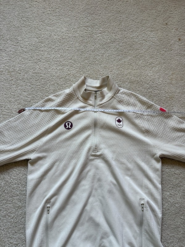 Lululemon Team Canada Olympic Engineered Warmth 1/4 Zip Size Medium gallery