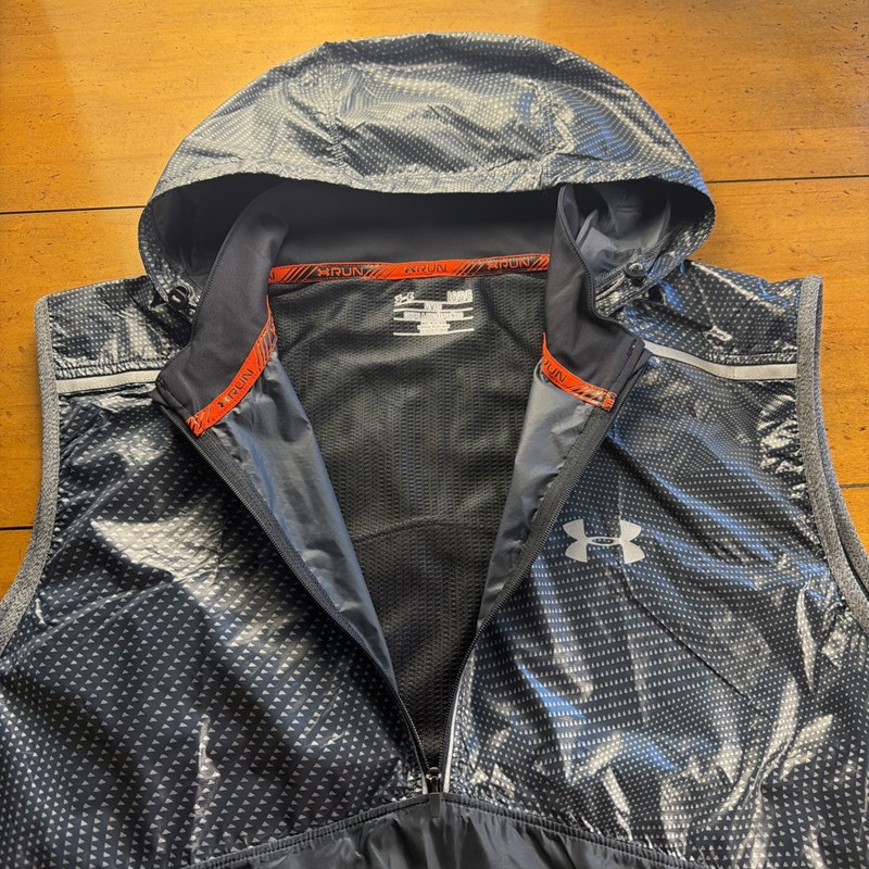 Under Armour X-Run Vest Mens L Gray Reflective Running Hooded Run NWT $99.99 gallery