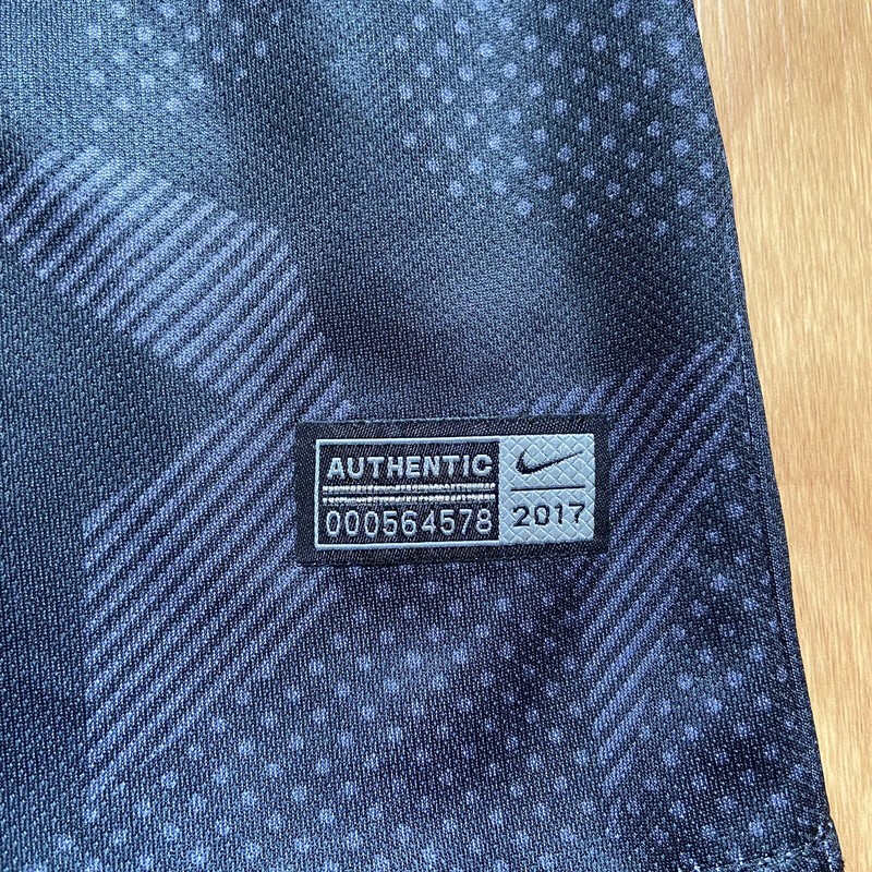 Nike Tottenham Hotspur Authentic 2017 # 4 Soccer Football Jersey Men’s Small gallery